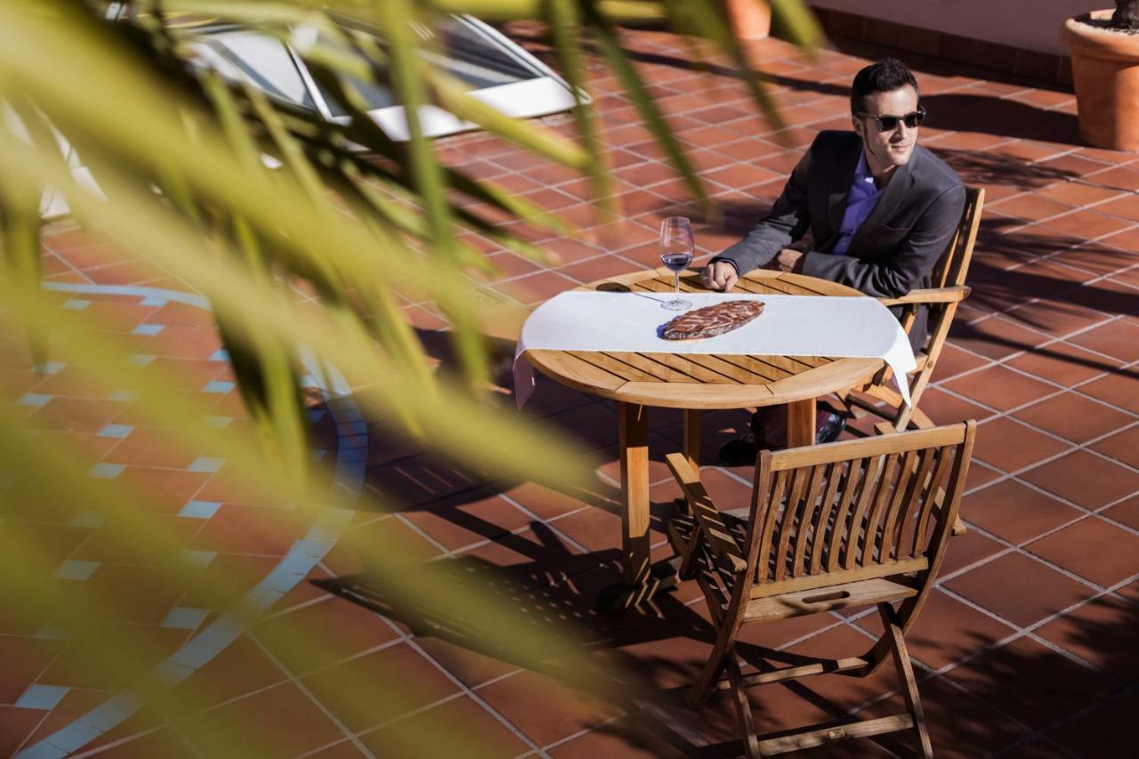 Pullman Madrid Airport & Feria Hotel Exterior foto