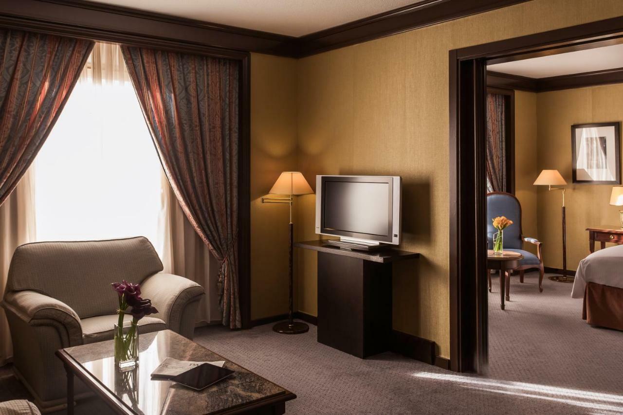 Pullman Madrid Airport & Feria Hotel Exterior foto